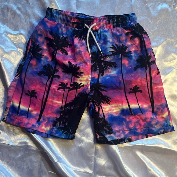 BOYS TROPICAL PRINT SWIM TRUNKS - Picture 3 of 7